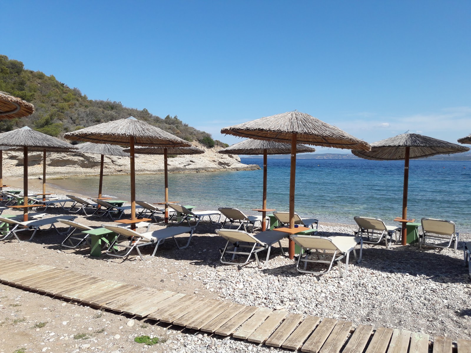 Fotografie cu Vrelos Beach cu nivelul de curățenie înalt