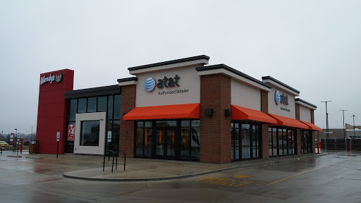 Cell Phone Store «AT&T Authorized Retailer», reviews and photos, 2033 S Neil St, Champaign, IL 61820, USA