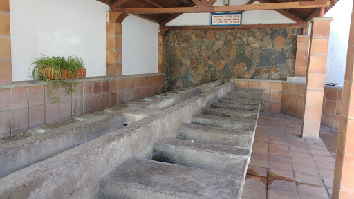 Tunte. Lavaderos y Fuente 