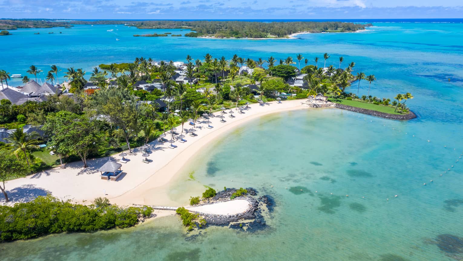 Four Seasons Mauritius 🏖️ 毛里求斯岛, 毛里求斯- 详细特色、地图、照片