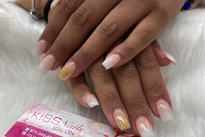 Kiss Nail image