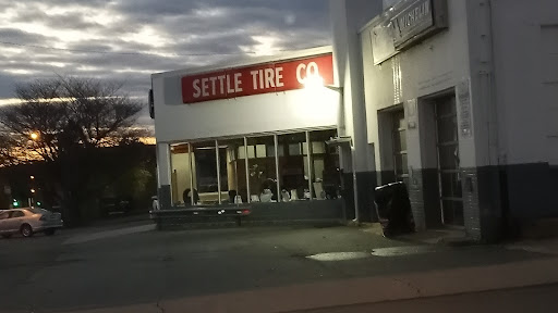 Tire Shop «Settle Tire Co. Tire Pros», reviews and photos, 824 Preston Ave, Charlottesville, VA 22903, USA