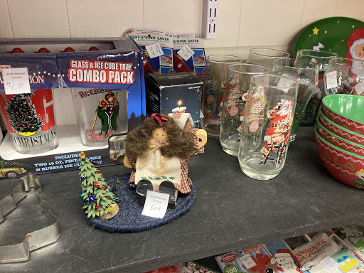 Thrift Store «3rd & Wooster Threads», reviews and photos, 301 N Wooster Ave, Dover, OH 44622, USA