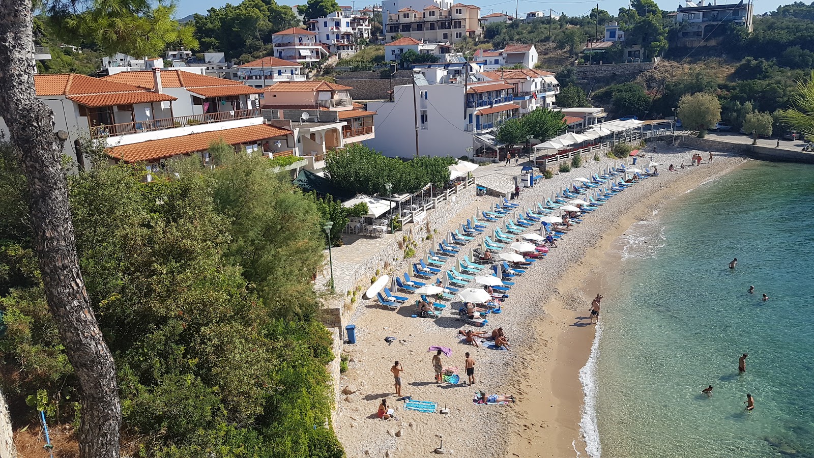 Foto von Paralia Rousoum Gialos mit kleine bucht