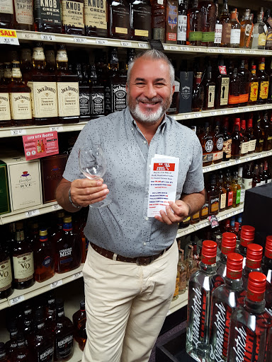 Liquor Store «67 Wine & Spirits Inc», reviews and photos, 5479 N Federal Hwy, Fort Lauderdale, FL 33308, USA