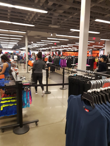 Clothing Store «Nike Factory Store», reviews and photos, 600 Bluebird Ct, Central Valley, NY 10917, USA