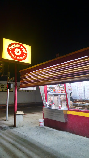 Donut Shop «Donut Hut», reviews and photos, 2025 W Magnolia Blvd, Burbank, CA 91506, USA