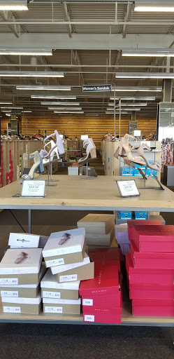 Shoe Store «DSW Designer Shoe Warehouse», reviews and photos, 30867 Orchard Lake Rd, Farmington Hills, MI 48334, USA