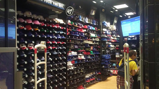 Shopping Mall «Stratford Square Mall», reviews and photos, 152 Stratford Dr, Bloomingdale, IL 60108, USA