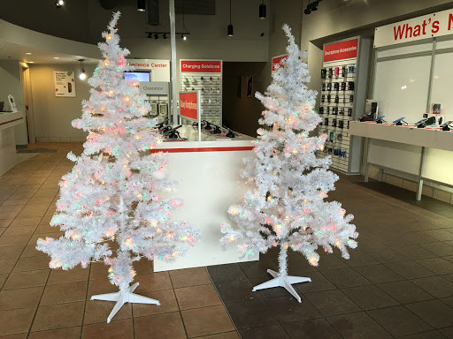 Telecommunications Service Provider «Verizon Wireless - Wireless Communications», reviews and photos, 2303 Ranch Rd 620 S, Lakeway, TX 78734, USA