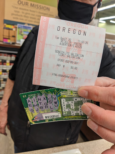 Grocery Store «Albertsons», reviews and photos, 615 Keck Dr, McMinnville, OR 97128, USA