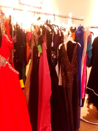 Consignment Shop «Brand Used Thrift And Consignment Shop», reviews and photos, 157 Dolson Ave, Middletown, NY 10940, USA