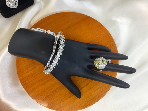 Pawn Shop «Gems N’ Loans - Jewelry and Pawn Shop Oceanside», reviews and photos, 3753 Mission Ave #111, Oceanside, CA 92058, USA