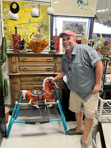 Thrift Store «OddBalls Nifty Thrift», reviews and photos, 530 NE 13th St, Fort Lauderdale, FL 33304, USA