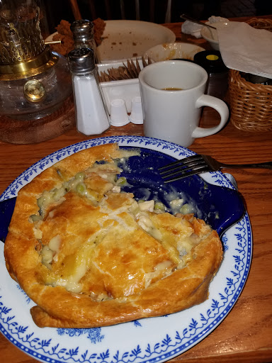 American Restaurant «Cracker Barrel Old Country Store», reviews and photos, 800 N Interstate Dr, Norman, OK 73072, USA