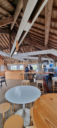 Atmosphère du Bar-restaurant à huîtres chez LUCIEN creneguy - dégustation à Larmor-Baden - n°2