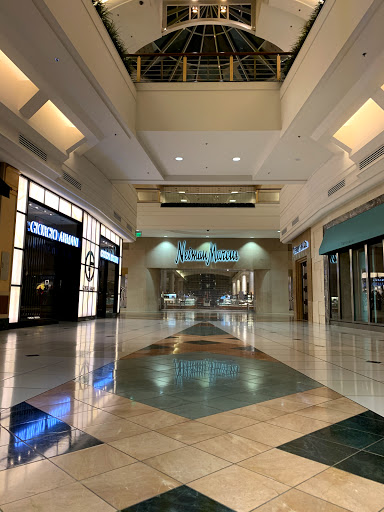 Computer Store «Apple Somerset», reviews and photos, 2800 W Big Beaver Rd, Troy, MI 48084, USA