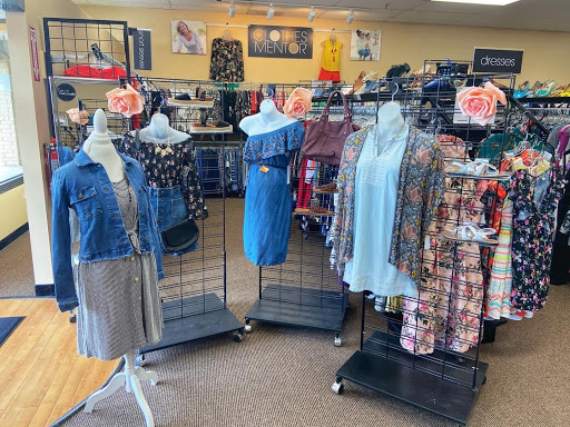 Used Clothing Store «Clothes Mentor Strongsville», reviews and photos, 15143 Pearl Rd, Strongsville, OH 44136, USA
