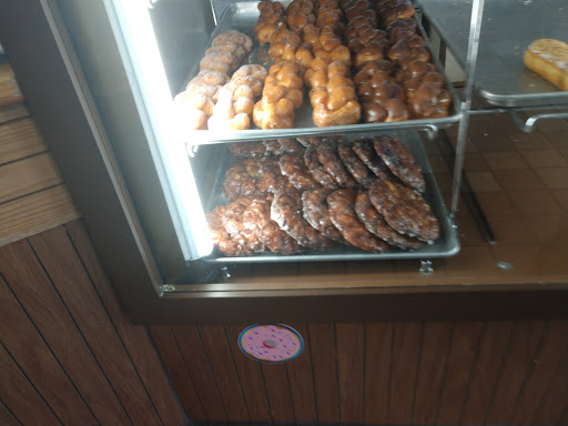 Donut Shop «Puffy Cream Donuts Plus», reviews and photos, 3390 Coachman Rd, Eagan, MN 55121, USA