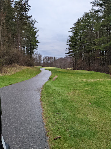Golf Club «Oak Shadows Golf Club», reviews and photos, 1063 Oak Shadows Dr NE, New Philadelphia, OH 44663, USA