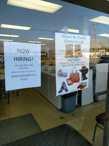 Dry Cleaner «Mercedes Coin Laundry & Cleaners», reviews and photos, 2395 Elizabeth Lake Rd, Waterford Twp, MI 48328, USA