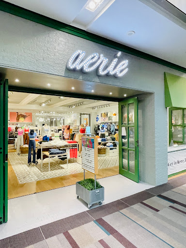 American Eagle & Aerie Store image 1