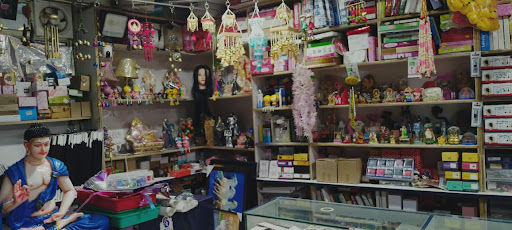 Raj Gift Center | gift shop | cosmetic shop | jewellery shop | kids wear | ladies purse | Hosery | flower shop