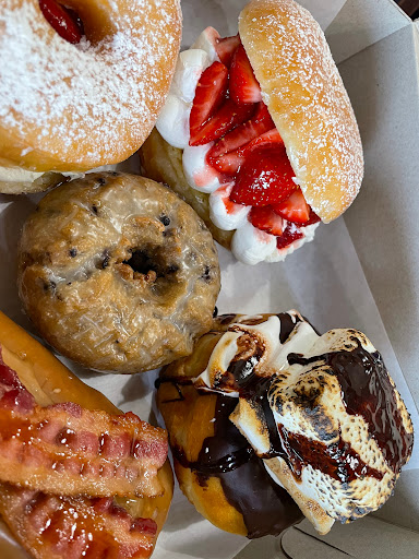 Donut Shop «Sweet Retreat Donuts», reviews and photos, 924 Pacific Coast Hwy, Long Beach, CA 90806, USA