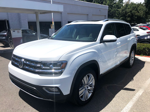 Volkswagen Dealer «Neftin Westlake Volkswagen», reviews and photos, 3550 Auto Mall Dr, Thousand Oaks, CA 91362, USA