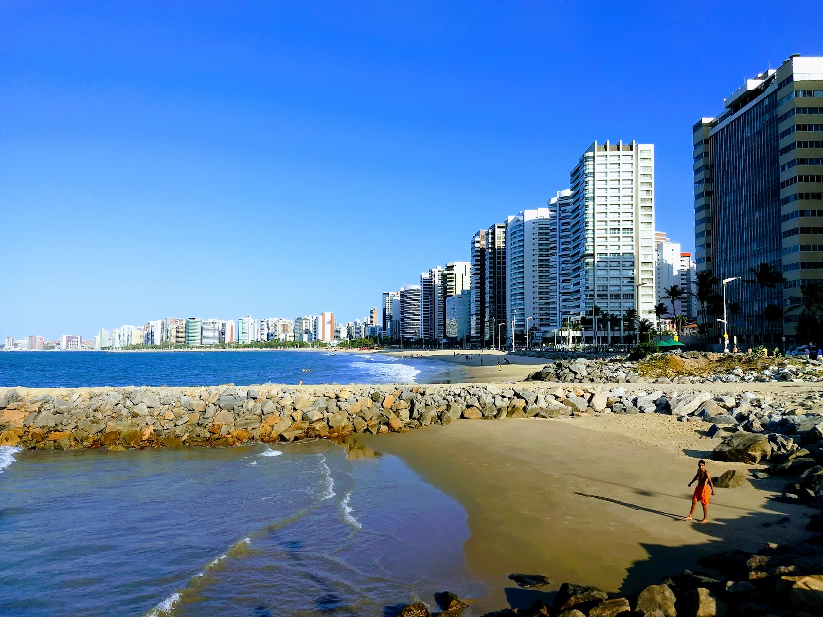 Foto di Spiaggia Meireles - luogo popolare tra gli intenditori del relax