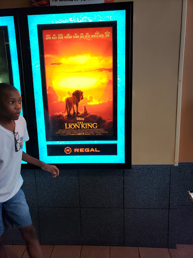 Movie Theater «Regal Cinemas Louisiana Boardwalk 14 & IMAX», reviews and photos, 2 River Colony Dr, Bossier City, LA 71111, USA