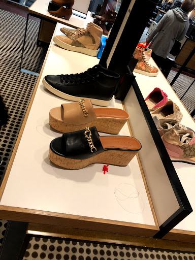 Fashion Accessories Store «Michael Kors», reviews and photos, 100 Citadel Dr #456, Commerce, CA 90040, USA