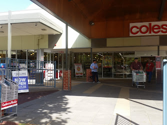 Chisholm Village Shopping Centre