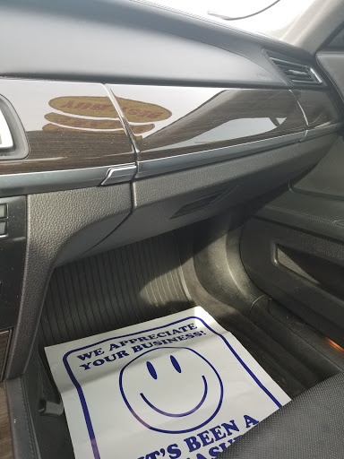 Car Dealer «Big Three Auto Sales», reviews and photos, 17020 East 8 Mile Road, Detroit, MI 48205, USA