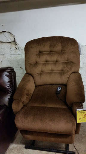 Furniture Store «Unclaimed Freight Furniture - Watertown», reviews and photos, 17 W Kemp Ave, Watertown, SD 57201, USA