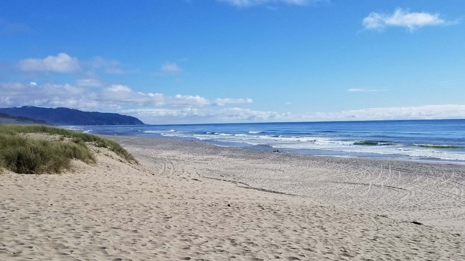 Fotografie cu Plaja Pacific City zonele de facilități