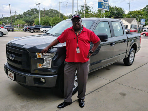 Car Dealer «Tommie Vaughn Ford», reviews and photos, 1201 N Shepherd Dr, Houston, TX 77008, USA