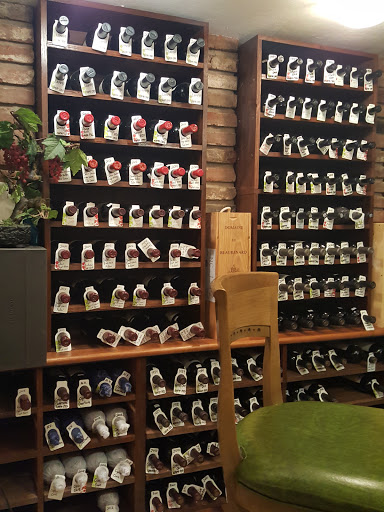 Wine Store «Classic Wineseller Inc», reviews and photos, 20 Church St, Waynesville, NC 28786, USA