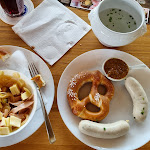 Photo n°3 de l'avis de Tom. fait le 14/09/2022 à 14:42 sur le  Cafe-Bistro Befreiungshalle à Kelheim