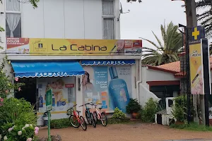 Farmacia La Cabina image