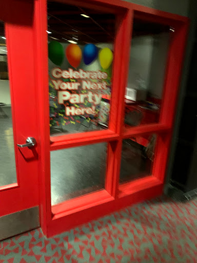 Movie Theater «Bow Tie Cinemas Movieland at Boulevard Square», reviews and photos, 1301 N Boulevard, Richmond, VA 23230, USA