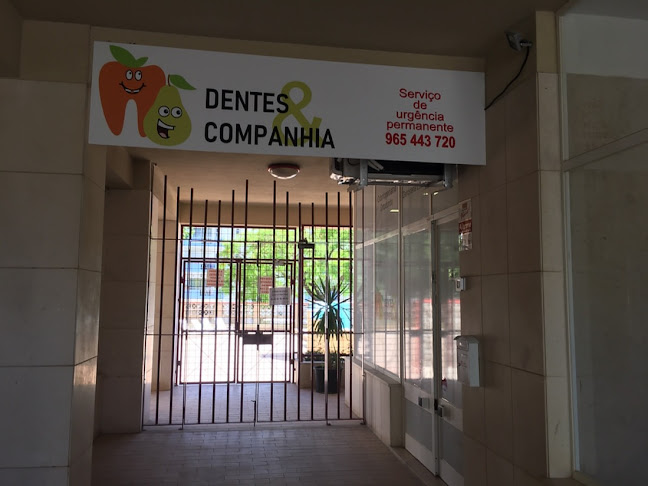 Clínica Dentária - Dentes & Companhia