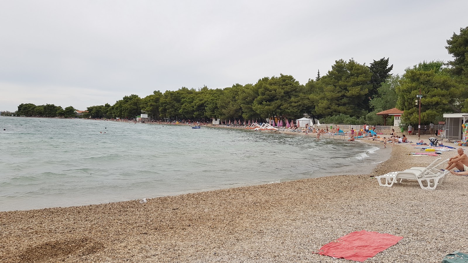 Pirovac beach的照片 具有非常干净级别的清洁度