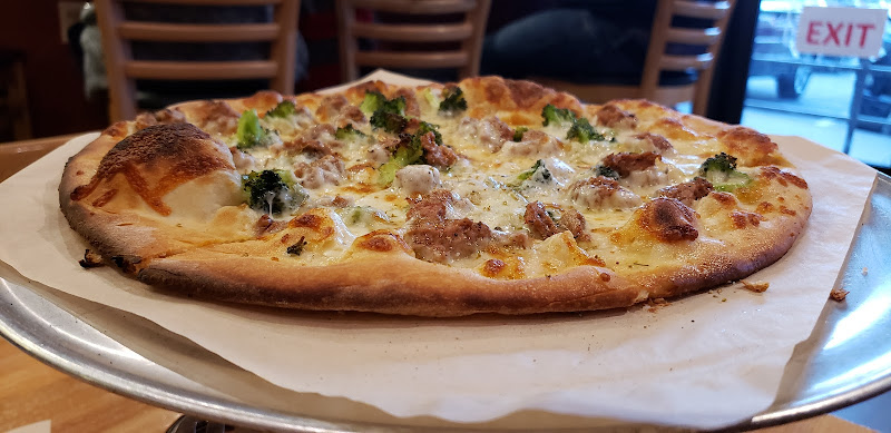 #10 best pizza place in Aurora - Wood Paddle Pizza & Tap