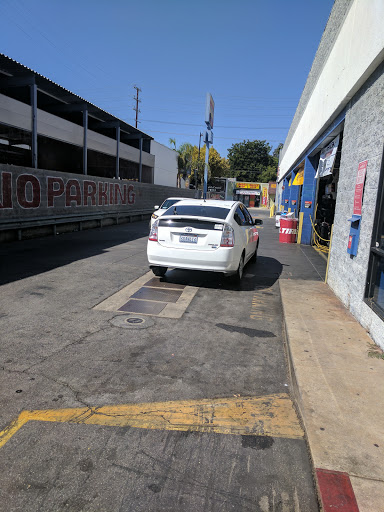 Auto Parts Store «Pep Boys Auto Parts & Service», reviews and photos, 7340 Reseda Blvd, Reseda, CA 91335, USA