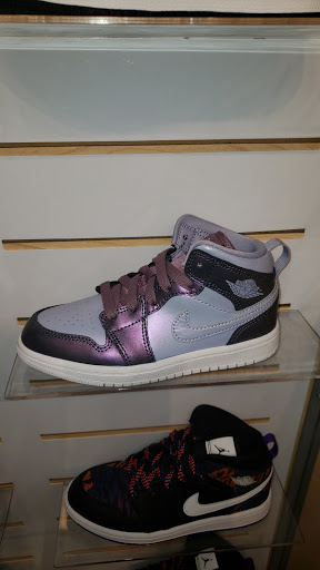 Shoe Store «Hibbett Sports», reviews and photos, 8025 W Florissant Ave Ste A, Jennings, MO 63136, USA