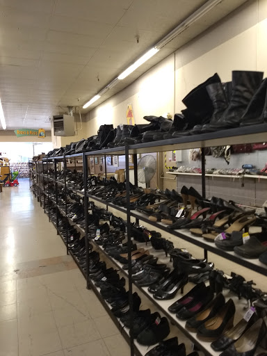 Thrift Store «Thrift Town», reviews and photos, 16160 E 14th St, San Leandro, CA 94578, USA