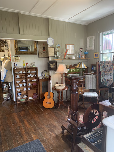 Maleny Country Antiques