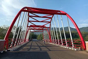 Jembatan Merah image