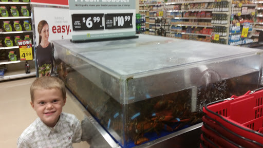 Grocery Store «Hannaford Supermarket», reviews and photos, 5 Hannaford Dr, York, ME 03909, USA